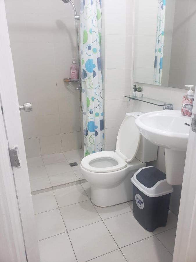 Sutherland Tower Acqua Private Residences 曼达卢永 外观 照片